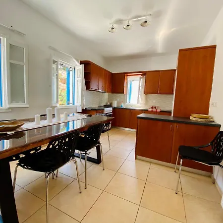 Villa Giulia, Seaview *