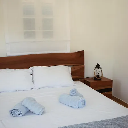 Giulia, Seaview * Chora (Ios)