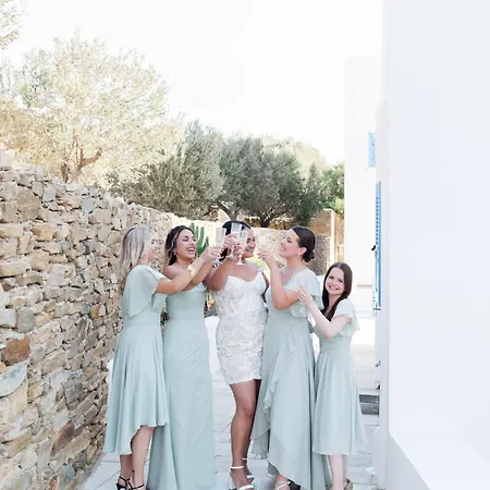 Giulia, Seaview * Ίος