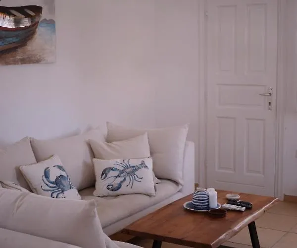 Giulia, Seaview Chora de Ios