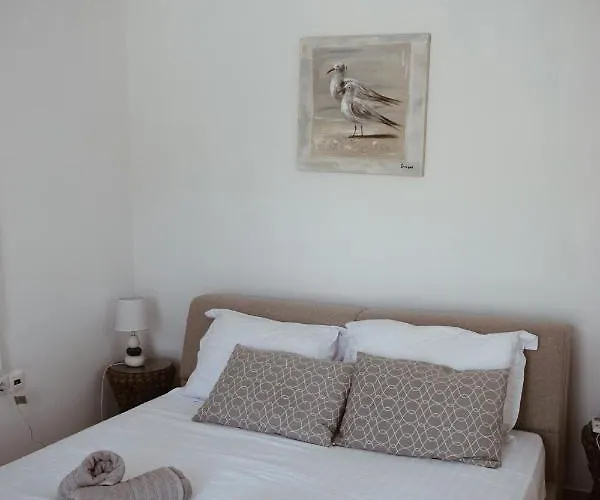 Giulia, Seaview Villa *