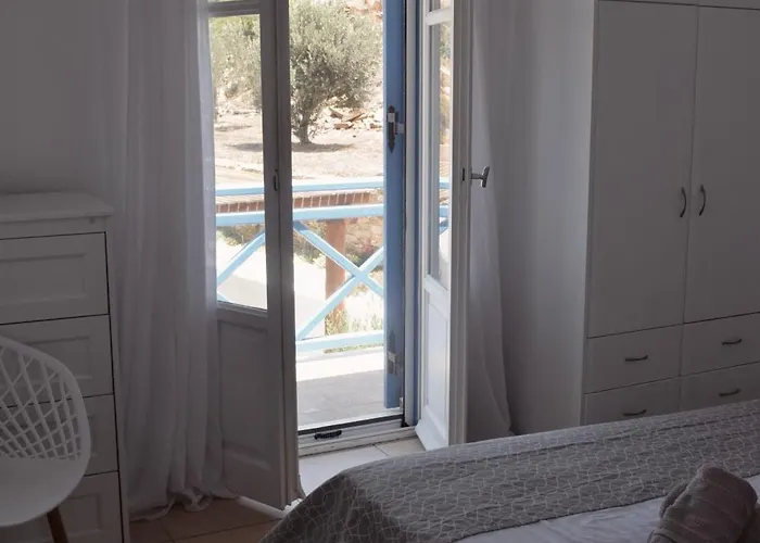 Giulia, Seaview * Ios