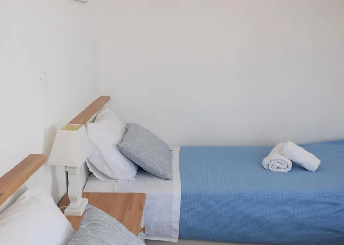 Giulia, Seaview Chora de Ios