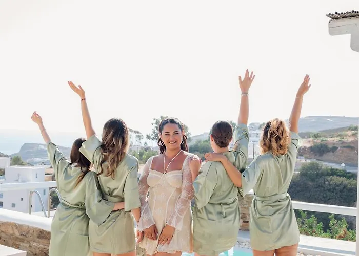 Giulia, Seaview Villa Ios